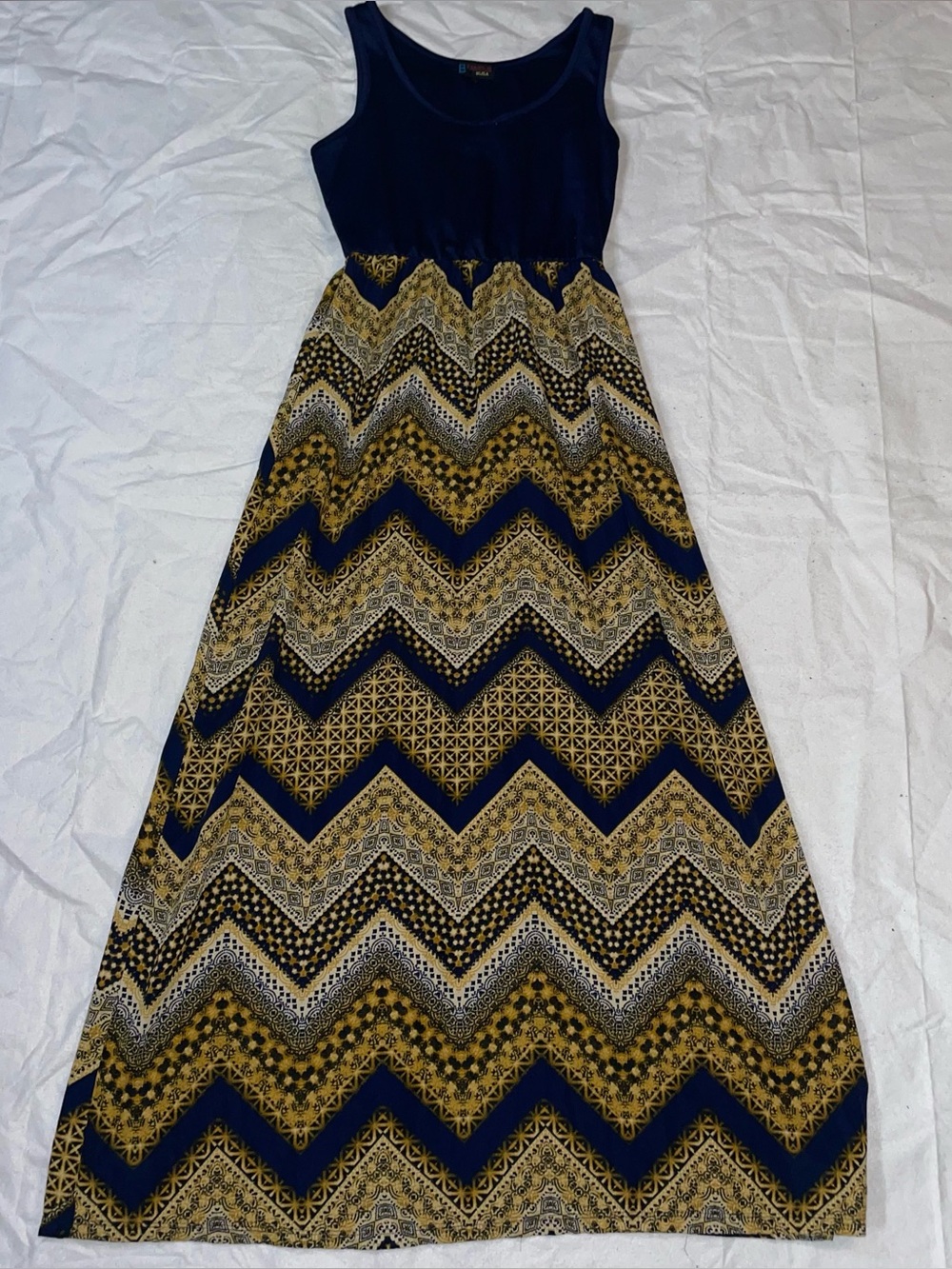 B Famous USA L Midi Navy Chevron Gold Pattern A Line Dress
